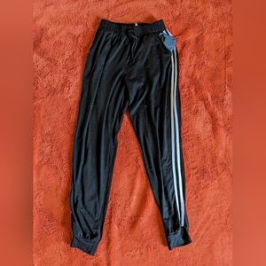 🎉🎉 CLOSET CLEAN OUT Set of 2 joggers